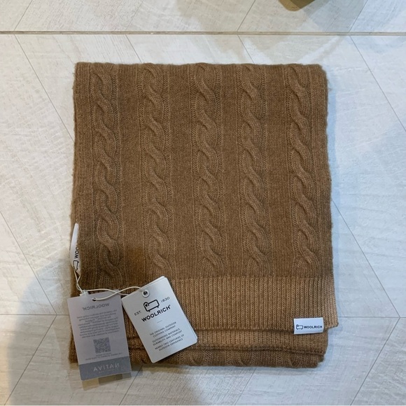 NWT Woolrich Nativa Cable Scarf - Picture 8 of 8
